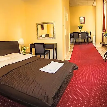 Scsk Zurawia 3* Warsaw