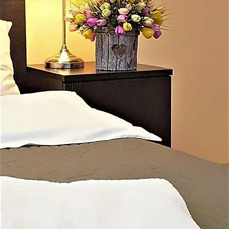 Scsk Zurawia Bed & Breakfast 3*