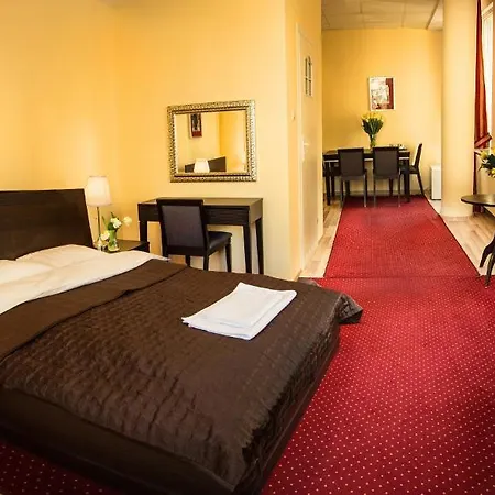 Bed and breakfast Scsk Zurawia 2*